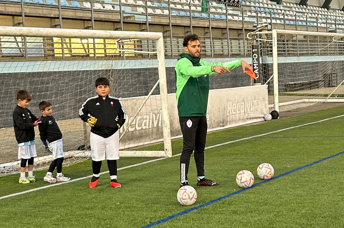Escola de porteiros Sergio Álvarez FOTO HORIZONTAL 378 X 250 PX||||escola de porteiros Sergio Álvarez 2 FOTO VERTICAL 420 X 620 PX|