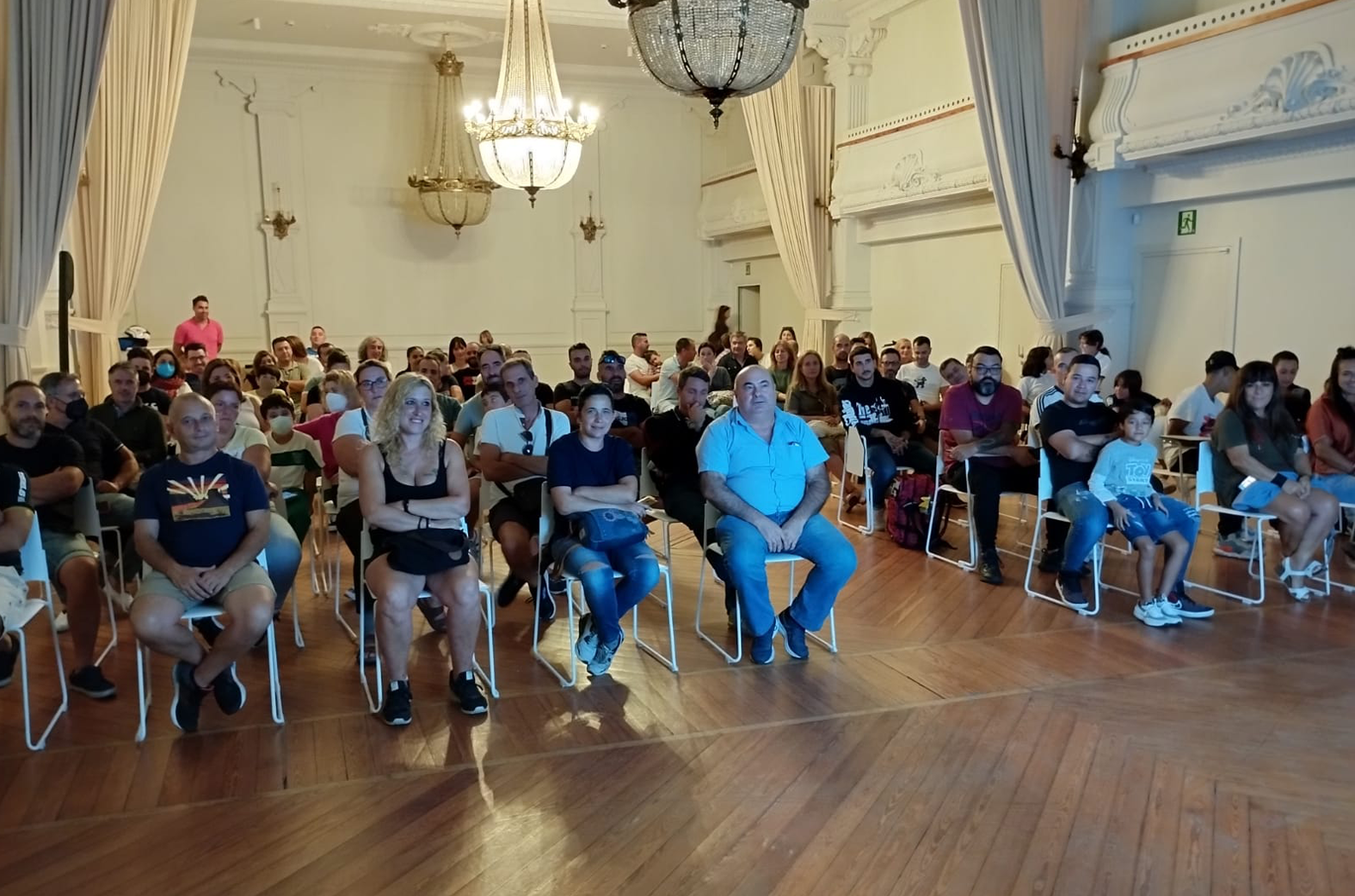 imagen horizontal reunión informativa escuelas|imagen vertical reunión informativa escuelas